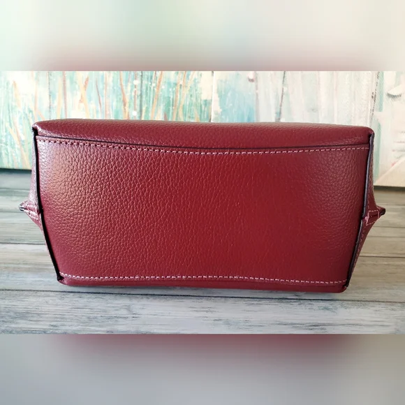 Coach Mollie Bucket Bag 22 Wine/Gold Crossbody Bag NWOT - Picture 5 of 14